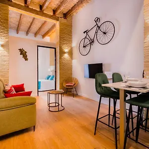 Precioso En Triana Dos Habitaciones. Apartamento Sevilla